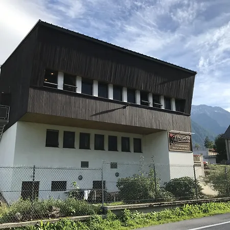 Alpenrose بيت شباب